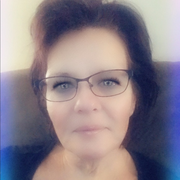 Meet your Posher, Tracy - Picture 1 of 1